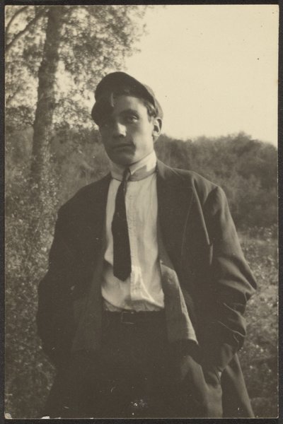 Junger Mann im Feld von Louis Fleckenstein