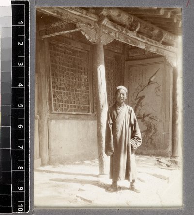 Tao shi vor Hoshangs Haus von Marc Aurel Stein