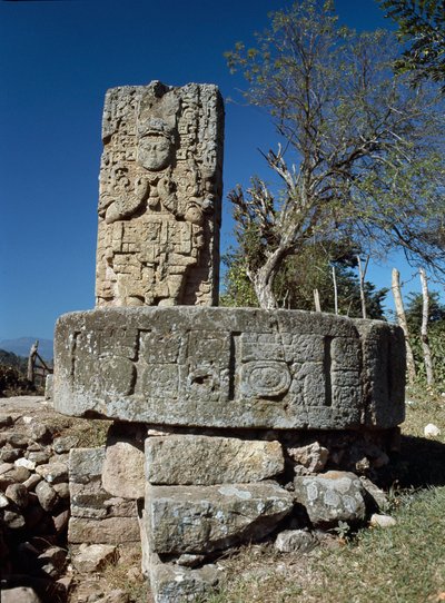 Stele 5, 706 n. Chr. von Mayan