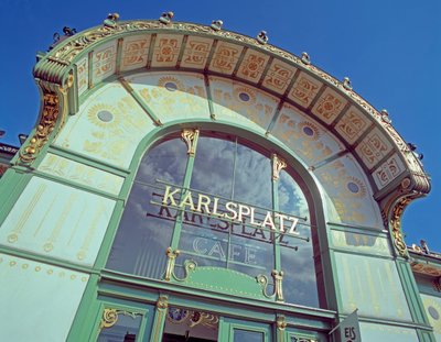 Ansicht der Stadtbahn am Karlsplatz von Otto Wagner