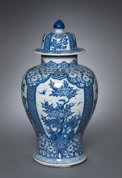 Vase mit Deckel, 1662-1722 von Qing Dynasty Chinese School