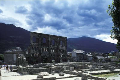 Römisches Theater von Aosta. von Roman Roman
