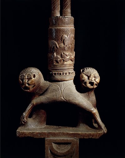 Detail des Osterkerzenhalters mit Löwen von Romanesque