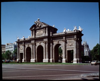 Blick auf das Alcalá-Tor (1778) von Spanish School