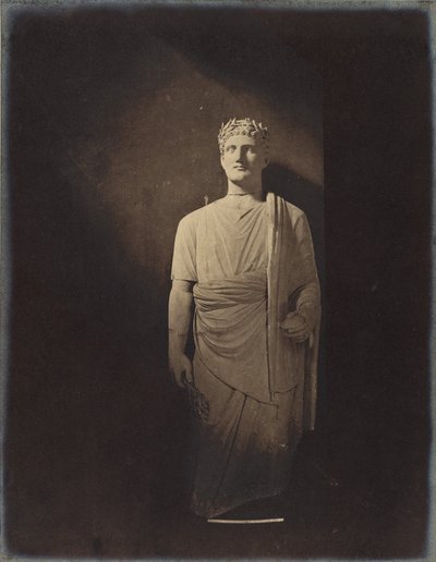 Figur eines Priesters, späte Stilrichtung von Stephen Thompson
