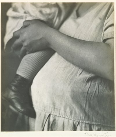 Frau mit Kind von Tina Modotti