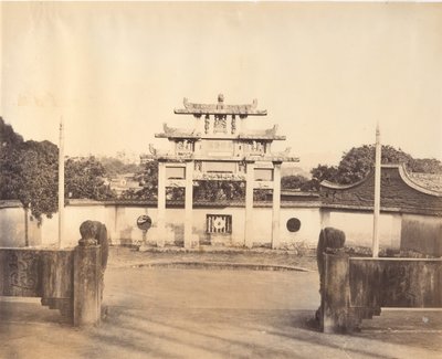 Triumphbogen, Foochow, ca. 1869 von Tung Hing.