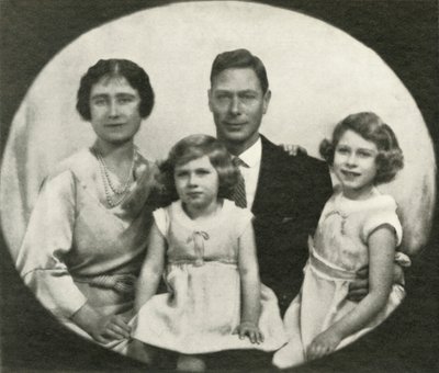 Eine Familiengruppe, ca. 1933, 1937 von Unbekannt