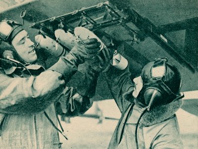 Luftbeobachter bei der Bombenausbildung, 1940 von Unbekannt