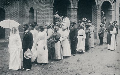 Eine afrikanische christliche Hochzeitsprozession, 1912 von Unbekannt