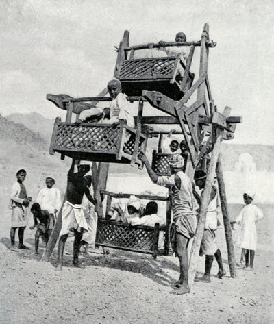 Arabische Kinder genießen ein Riesenrad, 1922 von Unbekannt