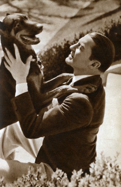 Clive Brook, englischer Schauspieler, 1933 von Unbekannt