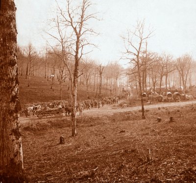 Kolonne von Truppen, Genicourt, Nordfrankreich, ca. 1914-1918 von Unbekannt