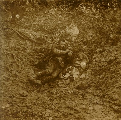 Toter deutscher Soldat, Verdun, Nordfrankreich von Unbekannt