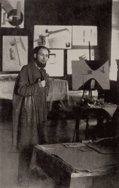 El Lissitzky in seinem Studio in Witebsk, 1919 von Unbekannt