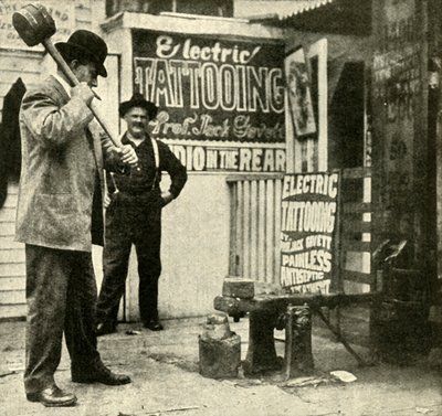 Jahrmarktattraktion, 1910 von Unbekannt