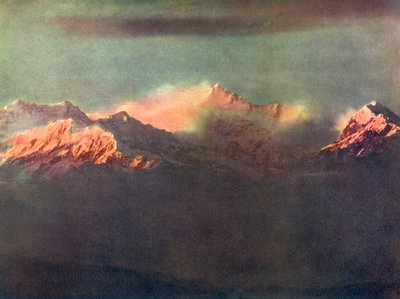 Letzte Lichtstrahlen auf dem Kinchenjunga, um 1910 von Unbekannt