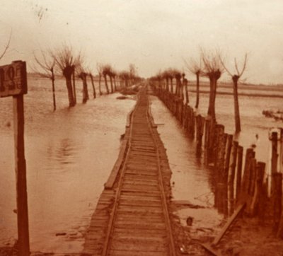 Eisenbahnlinie, Nieuwpoort, Flandern, Belgien von Unbekannt