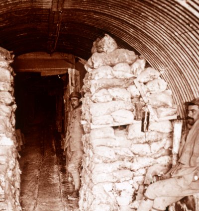 Mit Sandsäcken gesicherter Eingang, Champagne, Frankreich, ca. 1914-1918 von Unbekannt