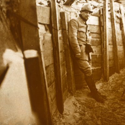 Soldat in den Schützengräben, ca. 1914-1918 von Unbekannt