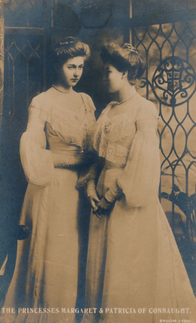 Die Prinzessinnen Margaret & Patricia von Connaught, um 1900 von Unbekannt