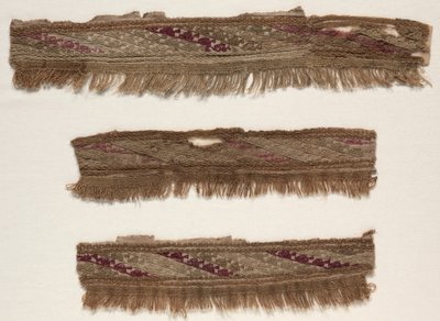 Drei Randfragmente, ca. 1100-1400 von Unbekannt