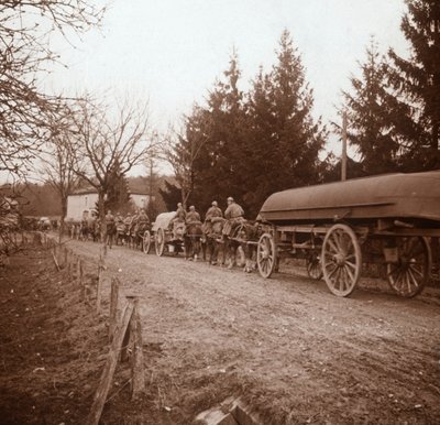 Transport von Pontons, Somme, Nordfrankreich, um 1914-1918 von Unbekannt