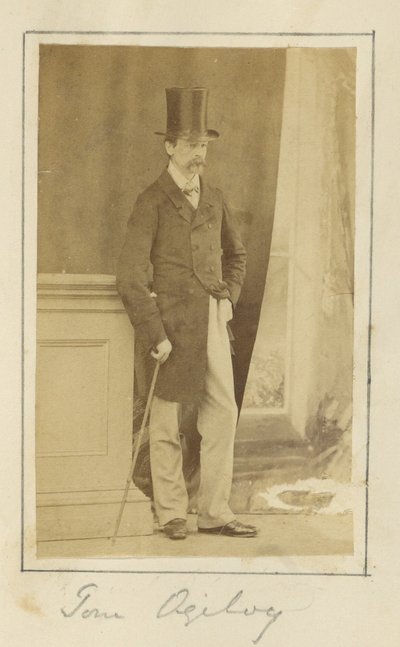 Tom Ogilvy von Unknown artist