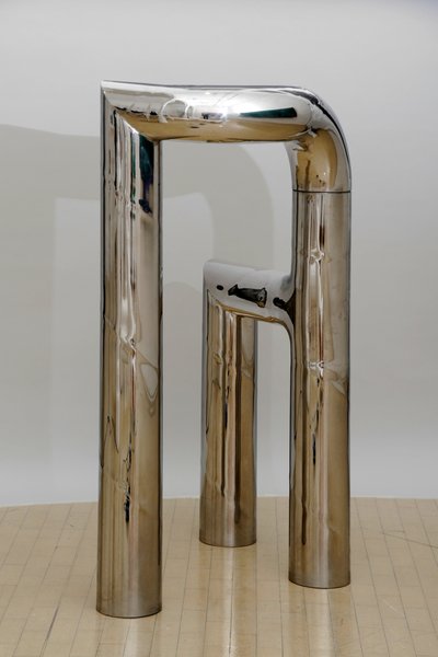 Zwei Mitren, Tripod Serie IV von William Pye