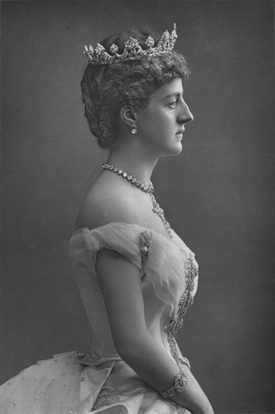 Die Marquise von Londonderry, um 1891 von William and Daniel Downey