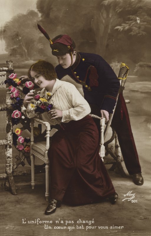 Mädchen mit einem Soldaten von French Photographer