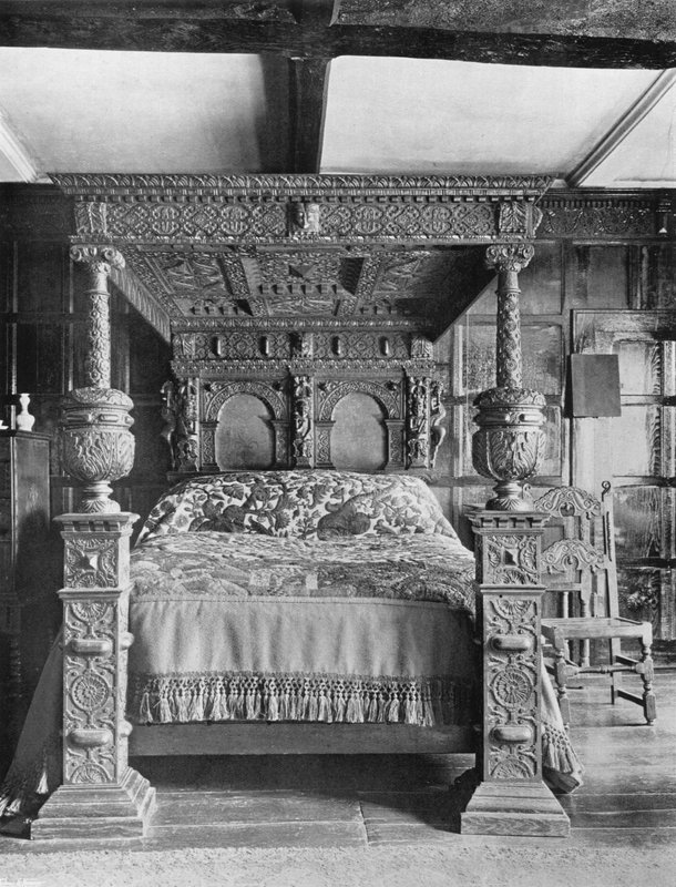 Im braunen Zimmer von Charles Latham