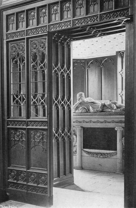Die Kapelle und das Grab von Charles Latham