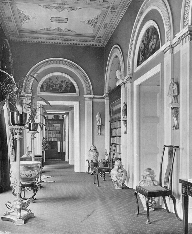 Der Bibliothekskorridor von Charles Latham