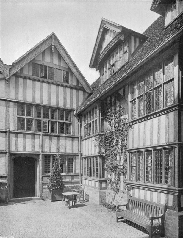 Der Fachwerk-Innenhof von Charles Latham
