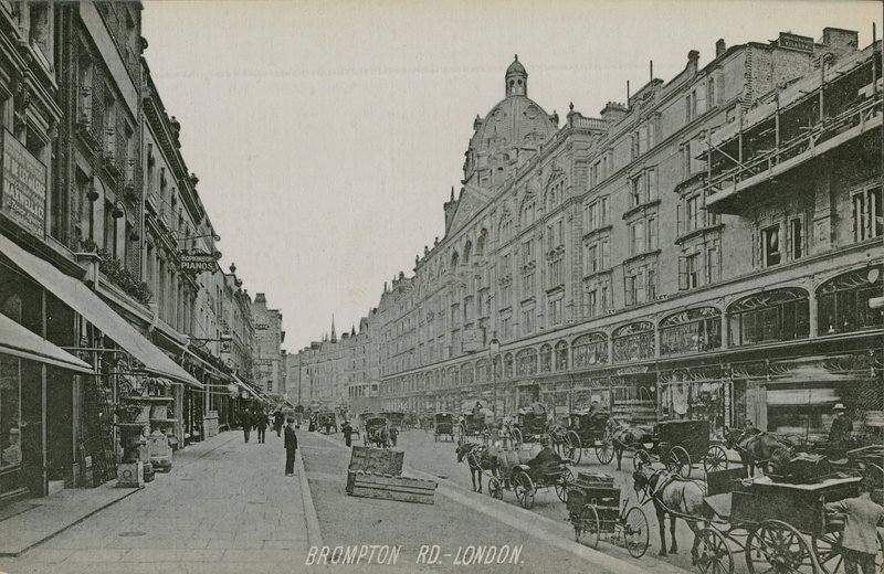 Brompton Road, London von English Photographer