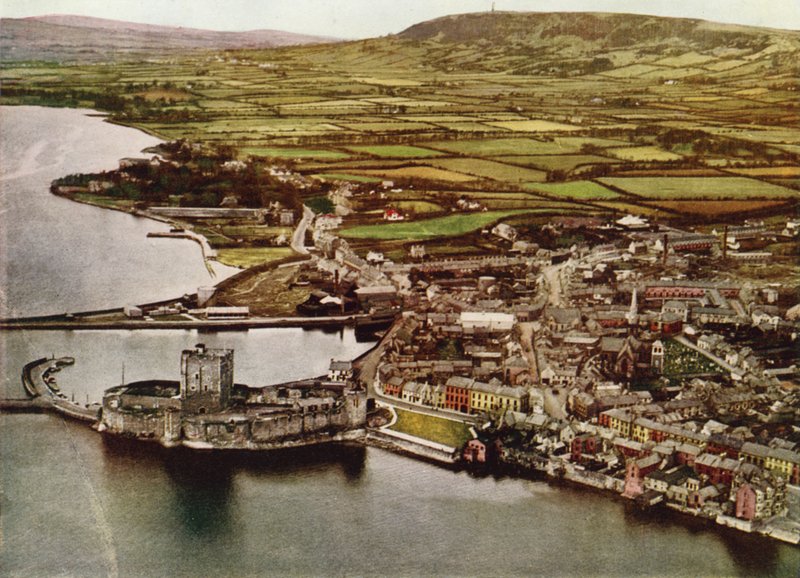 Carrickfergus Castle, County Antrim (Farbfoto) von English Photographer
