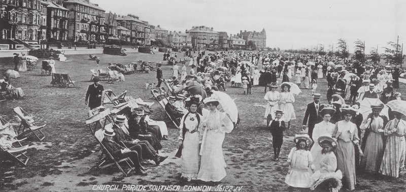 Kirchenparade, Southsea Common von English Photographer