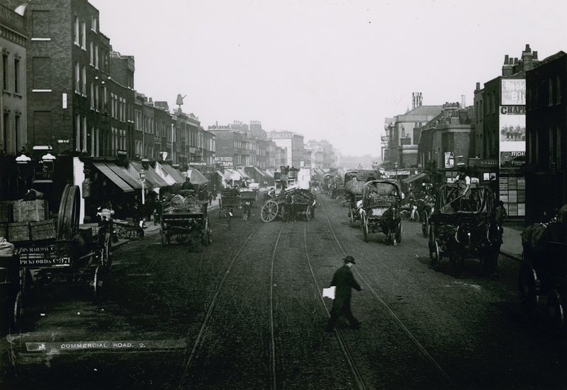 Commercial Road, London von English Photographer