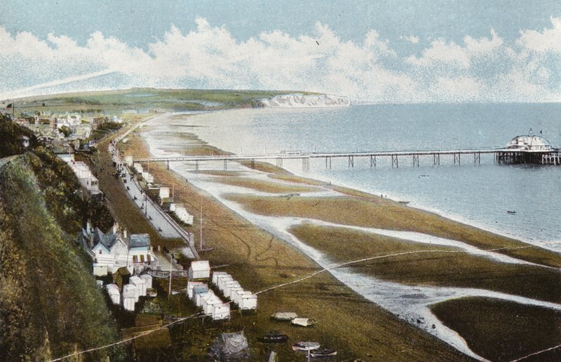 Esplanade, Sandown, und Culver Cliff von English Photographer