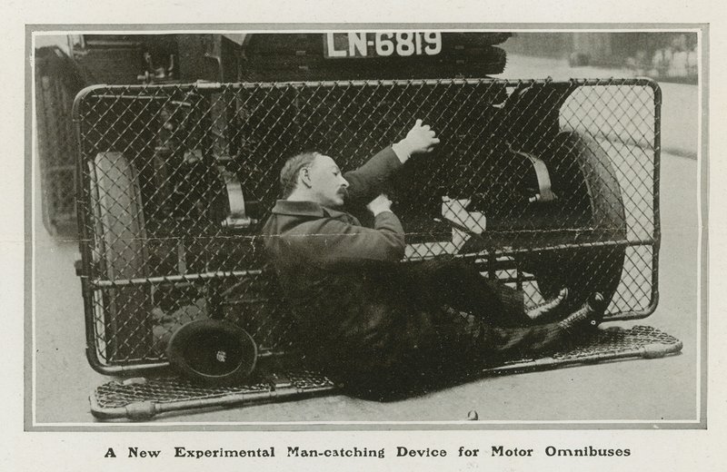 Mannfanggerät für Motoromnibusse von English Photographer