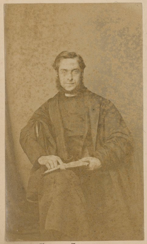 Reverend Tooth von English Photographer