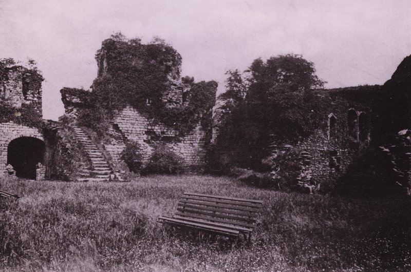 Rothesay Castle (Schwarz-Weiß-Foto) von English Photographer
