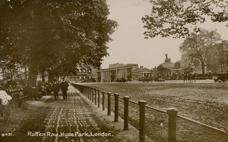 Rotten Row, Hyde Park, London von English Photographer