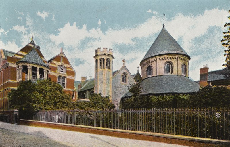 Rundkirche und Gebäude der Union Society von English Photographer