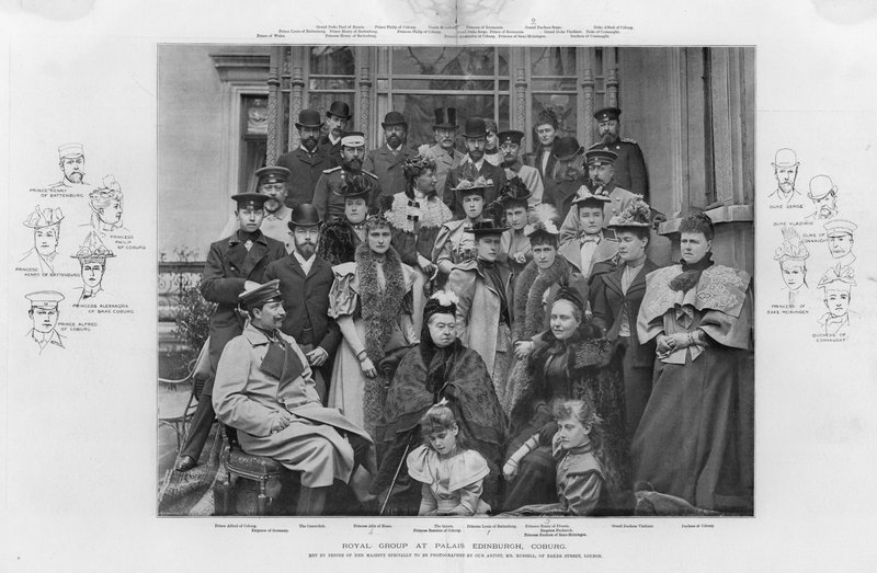 Königliche Gruppe im Palais Edinburgh, Coburg von English Photographer