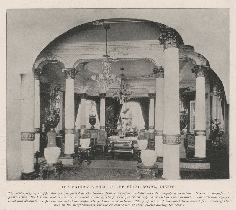 Die Eingangshalle des Hotel Royal, Dieppe von English Photographer
