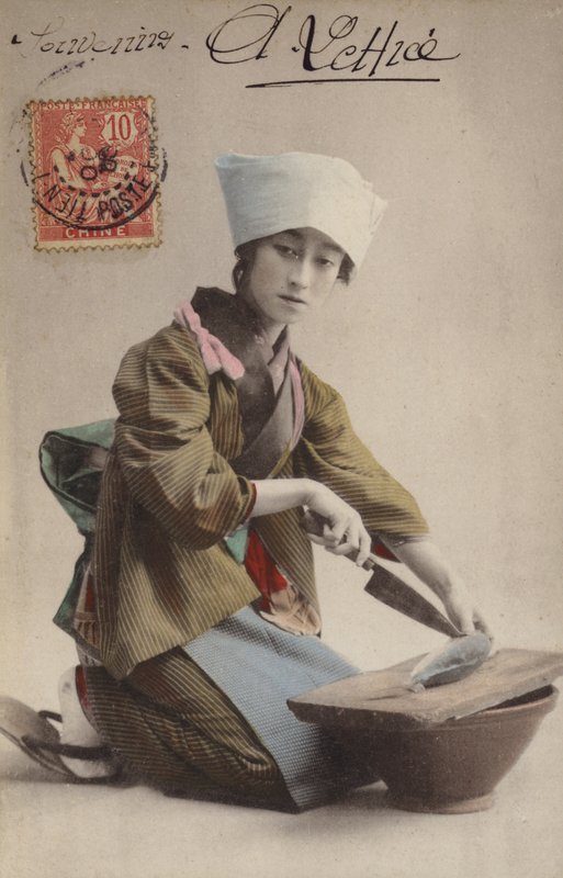 Japanisches Mädchen filetiert Fisch von French Photographer