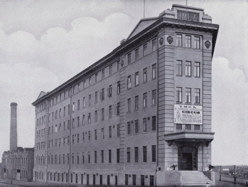 Melbourne: YMCA-Gebäude (s/w Foto) von Photographer Australian