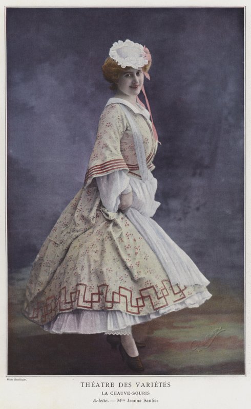 Jeanne Saulier als Arlette in La Chauve-Souris von Reutlinger Studio